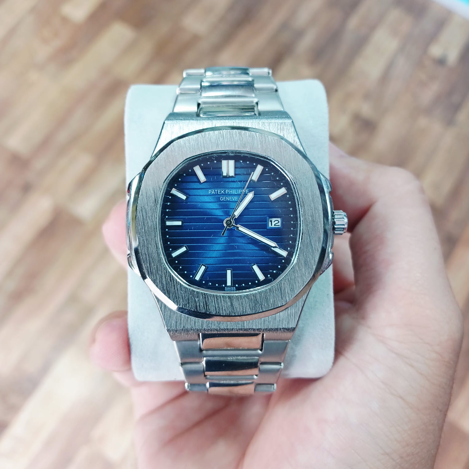 ساعة فخمة من Patek Philippe