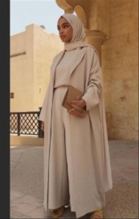 ملابس نسائية