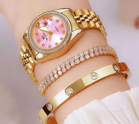 ساعة النساء