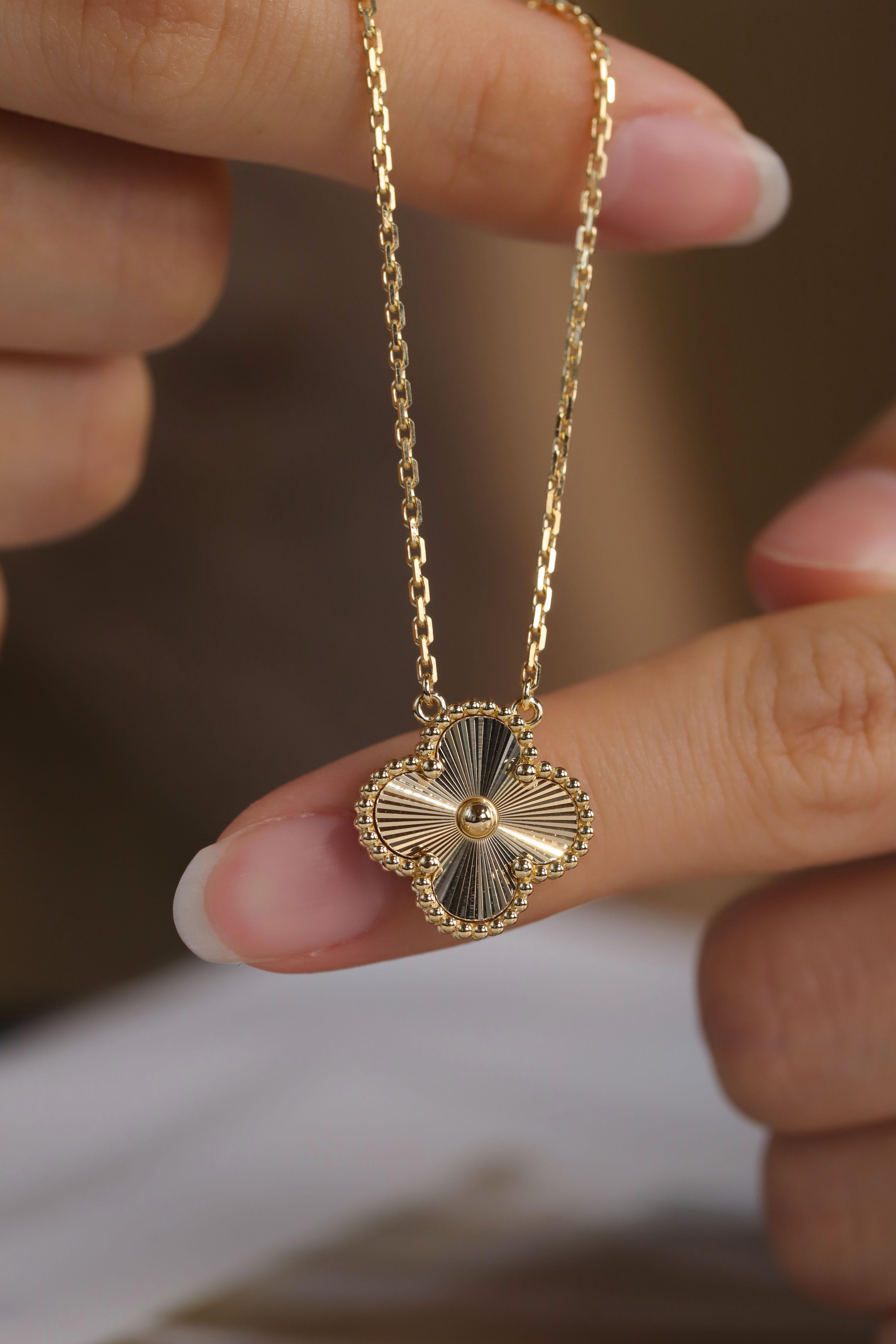 Collier Van Cleef Style