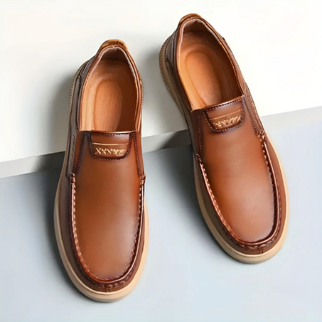 حذاء كلاسيكي من الجلد الطبيعي