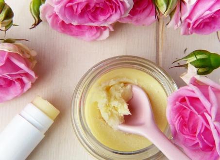 مستلزمات العناية بجمال المرأه