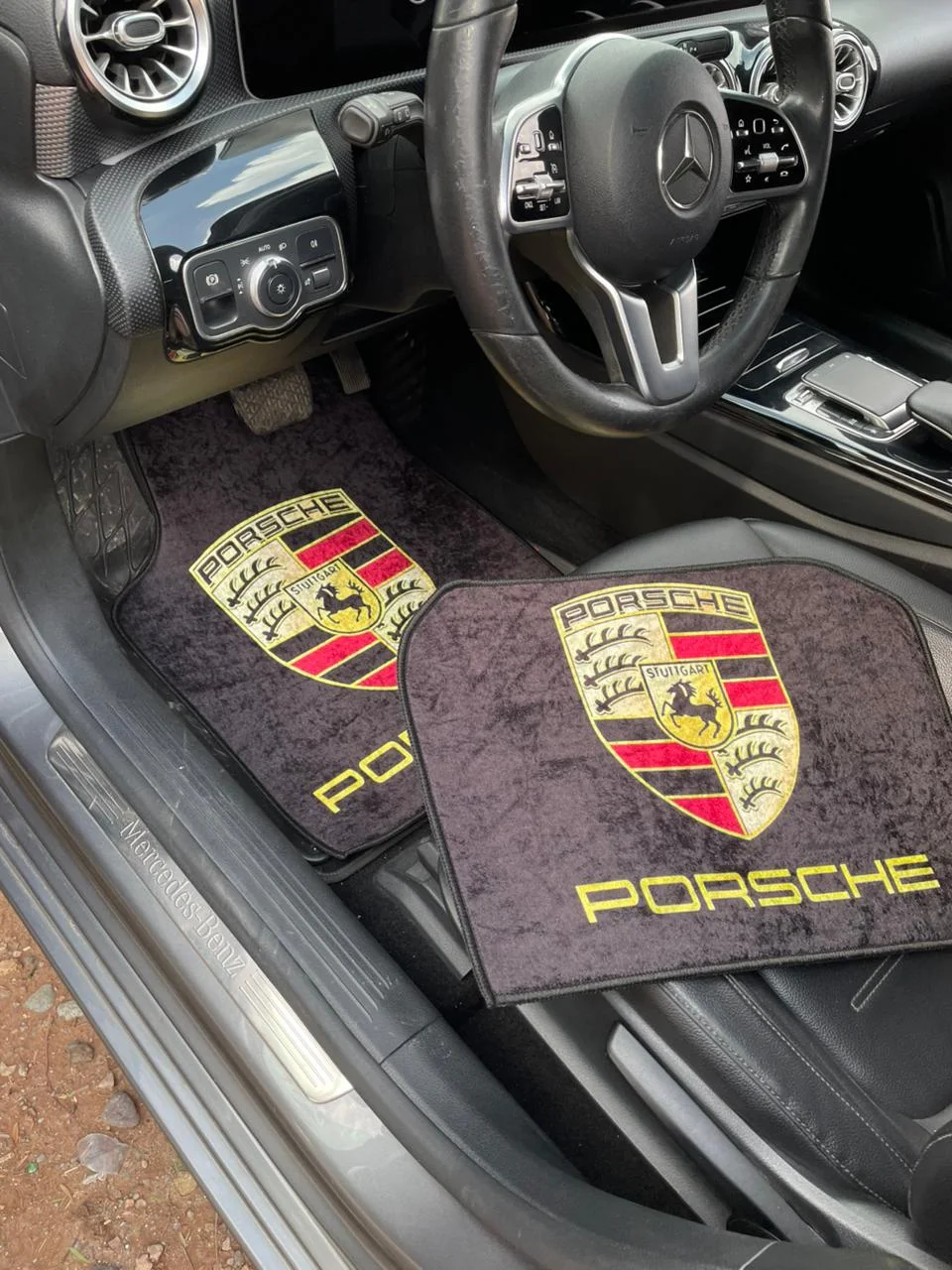 PORSCHE