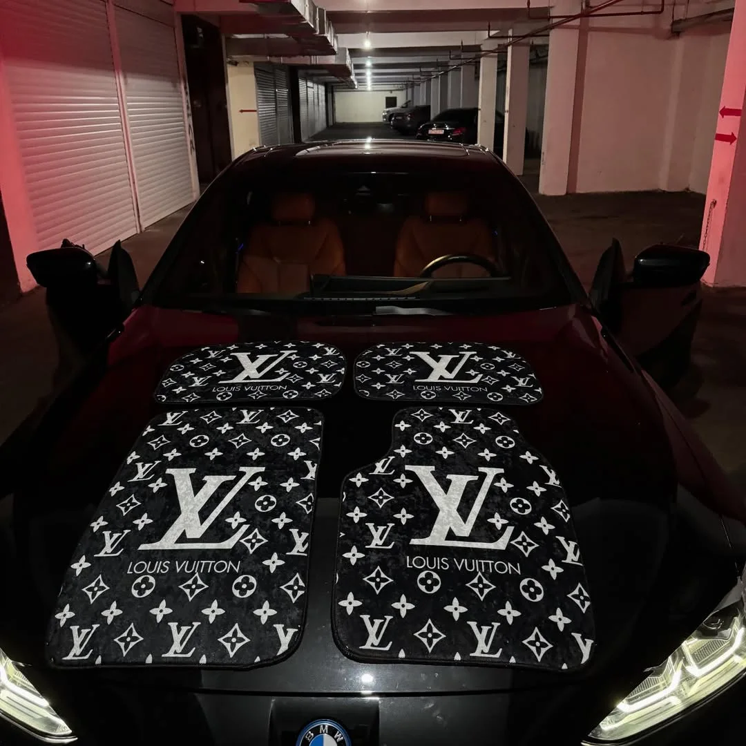 LOUIS VUITTON BLACK