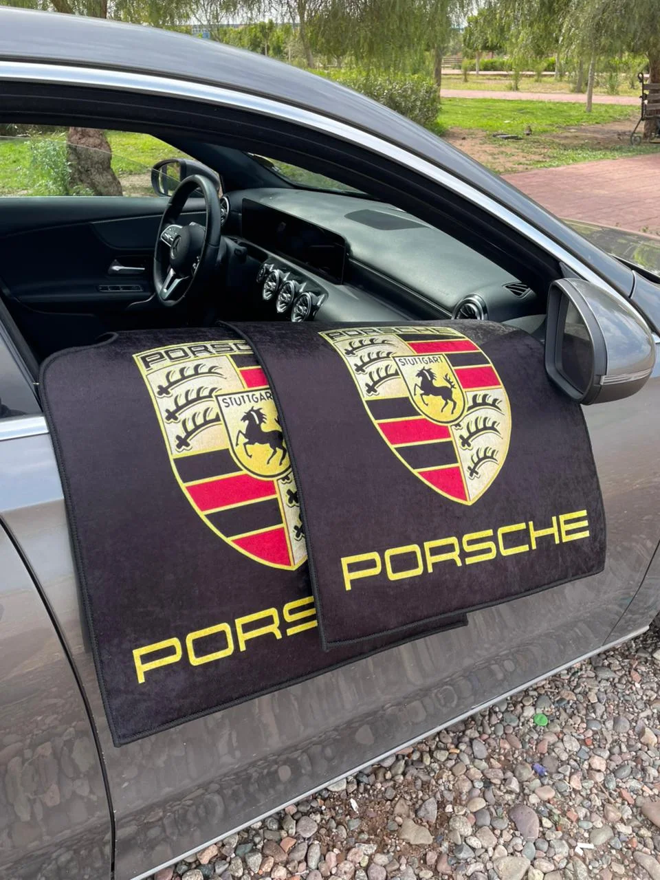 PORSCHE