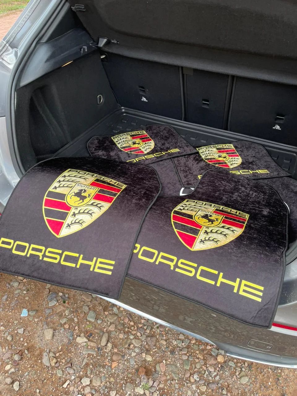 PORSCHE