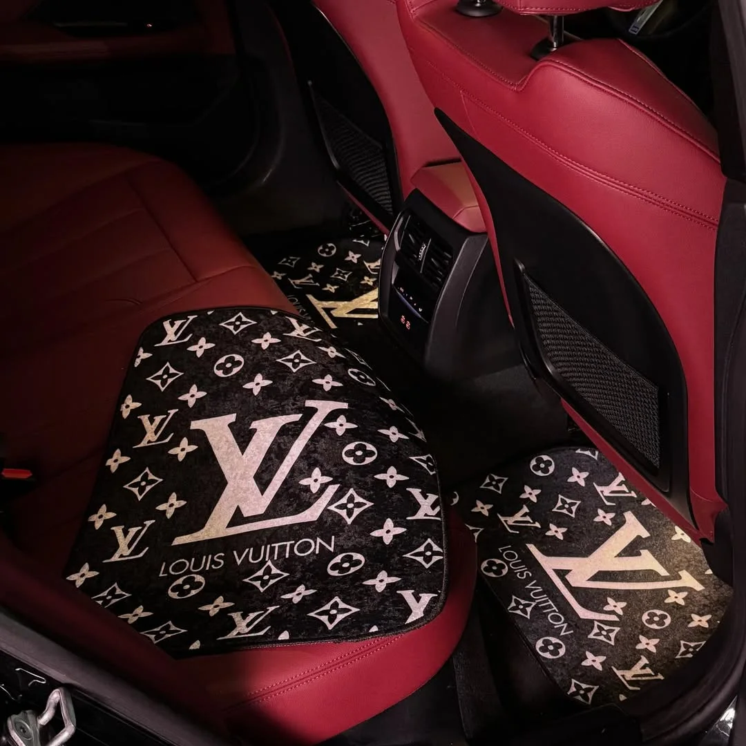 LOUIS VUITTON BLACK