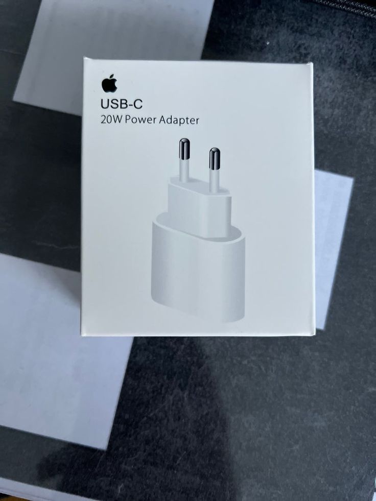شاحن الآيفون السريع  20W