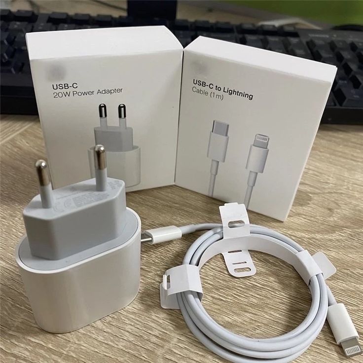شاحن الآيفون السريع  20W