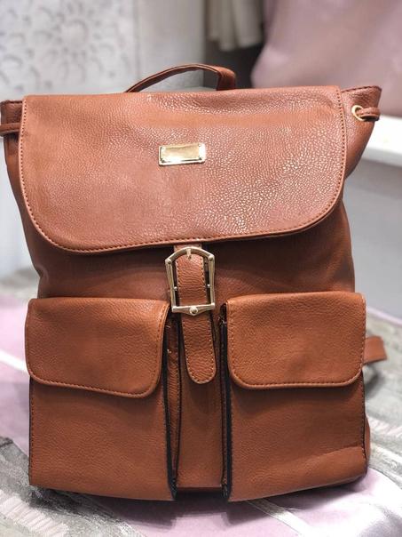 حقيبة ظهر جلدية