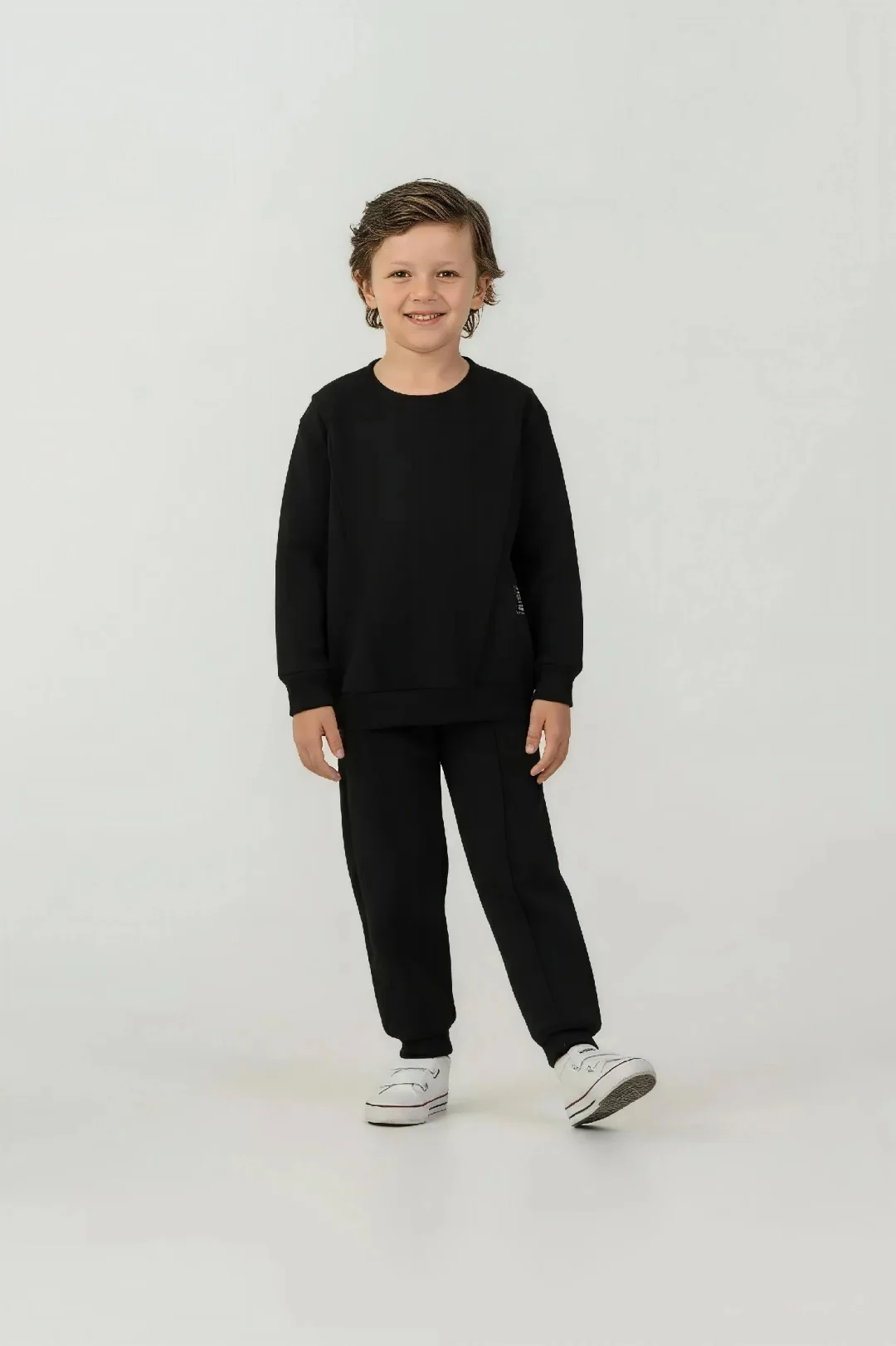 تراك ولادي (أسود سادة فخم)