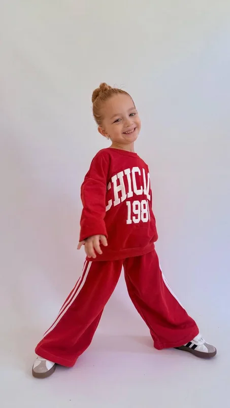 تراك بناتي (  Chicago Logo)