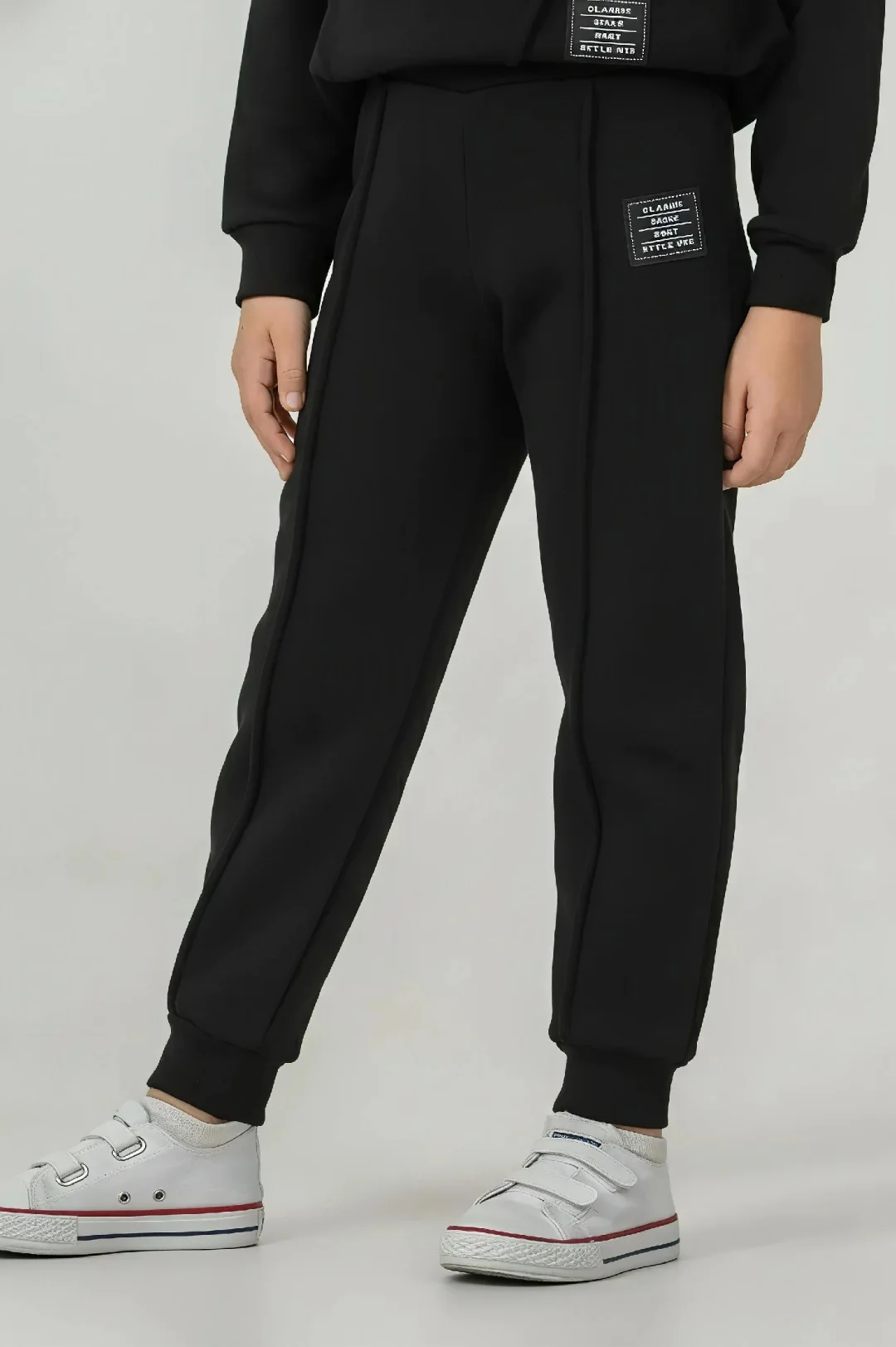 تراك ولادي (أسود سادة فخم)