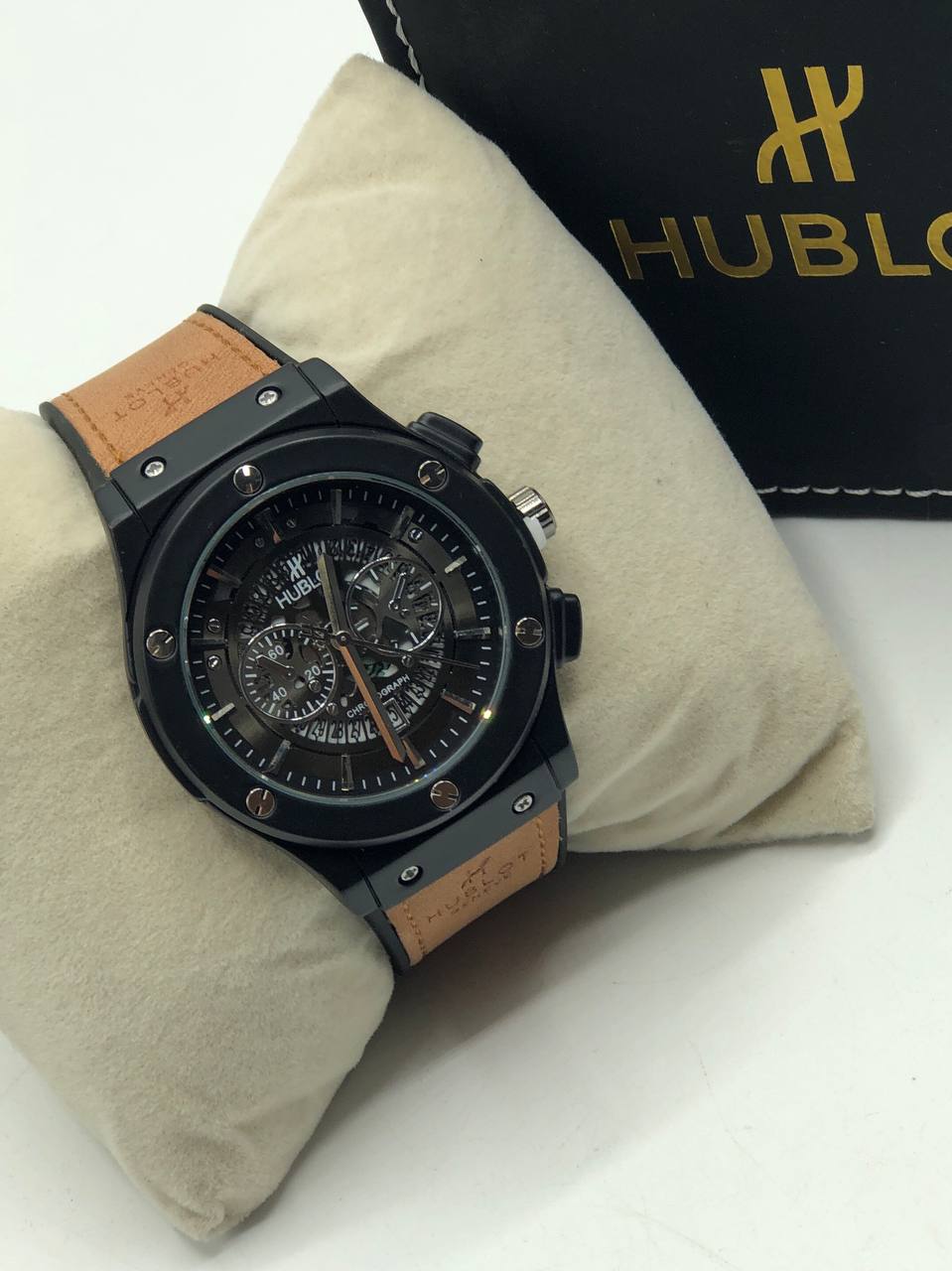 ⌚🔥 Hublot – ساعة الفخامة والأناقة لكل رجل راقي! 💎✨