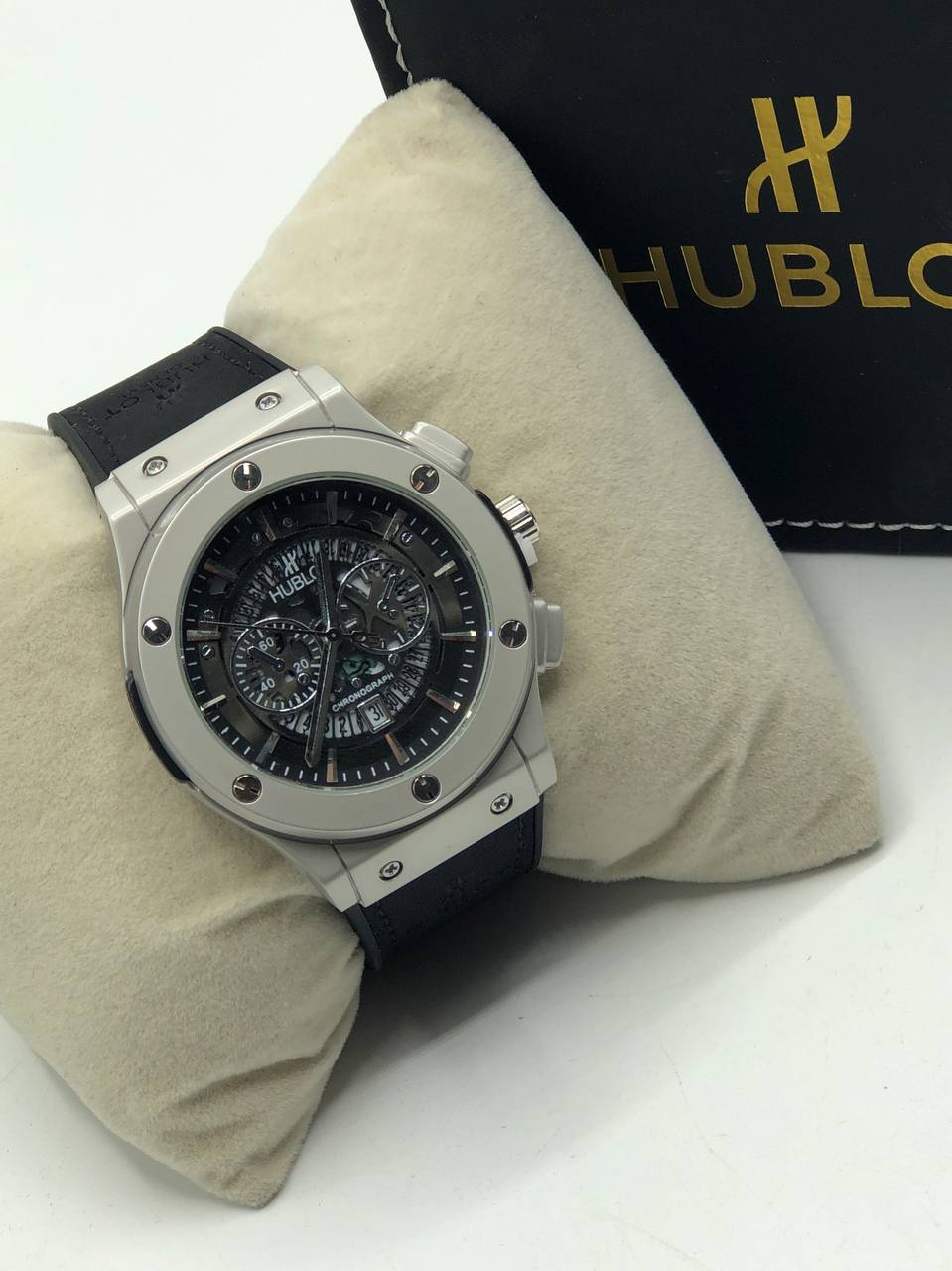 ⌚🔥 Hublot – ساعة الفخامة والأناقة لكل رجل راقي! 💎✨