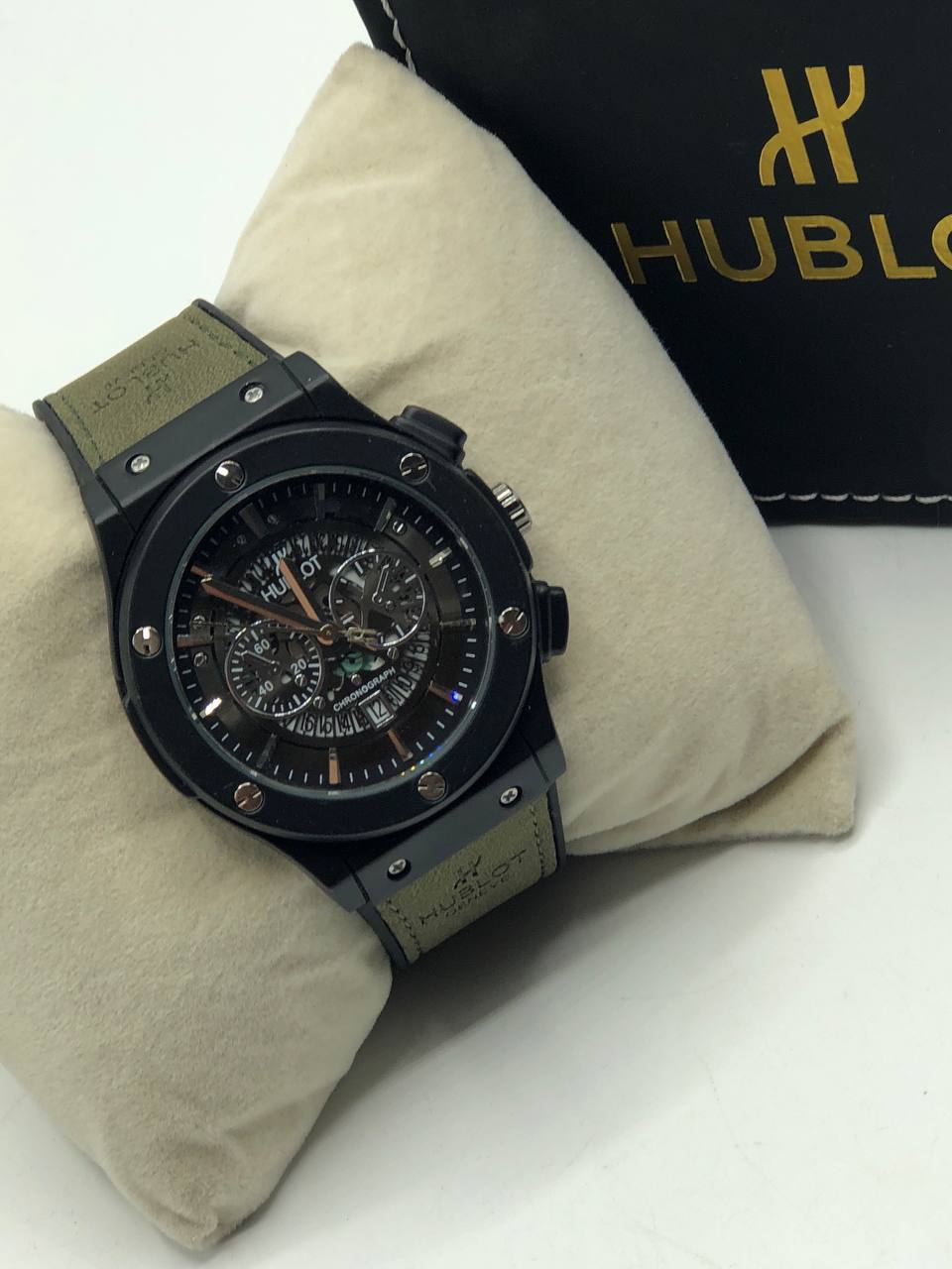 ⌚🔥 Hublot – ساعة الفخامة والأناقة لكل رجل راقي! 💎✨