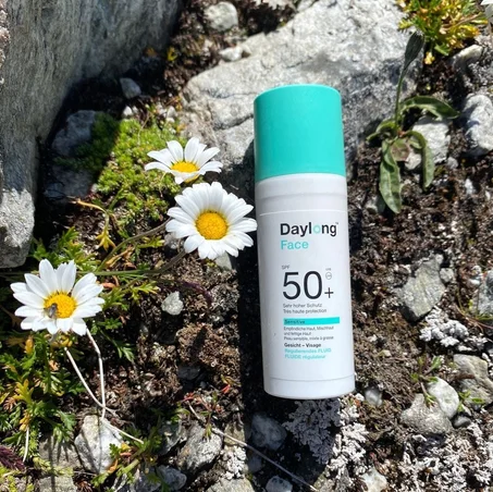 Daylong Sensitive face Fluide régulateur SPF50+
