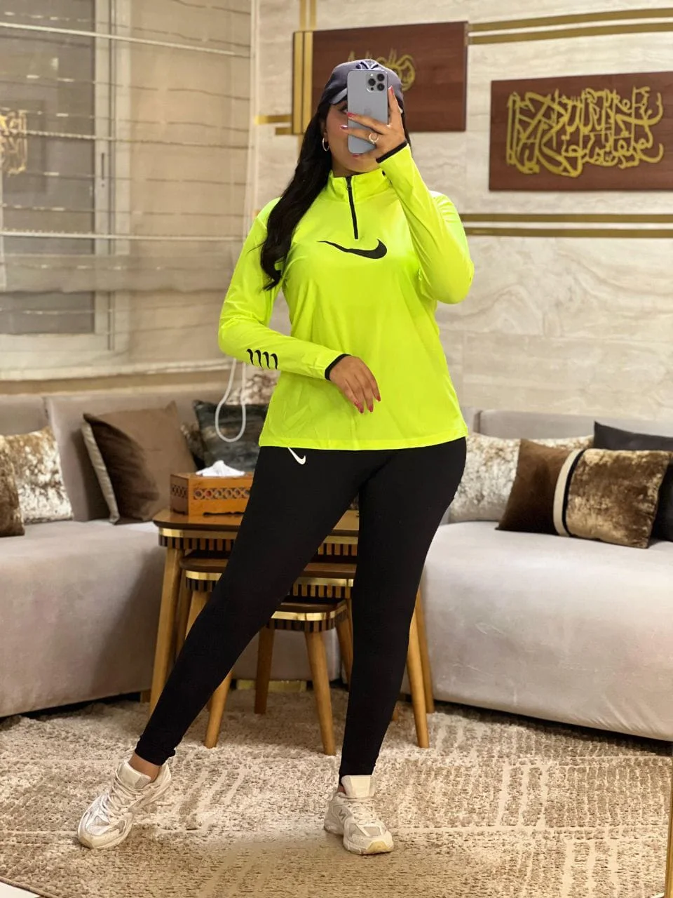 طقم رياضي نسائي