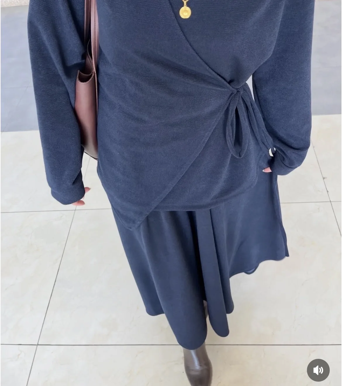 ensemble blue