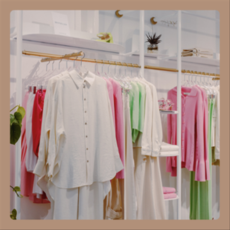 ملابس نسائية