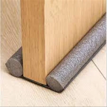 جلدة حماية تحت الباب