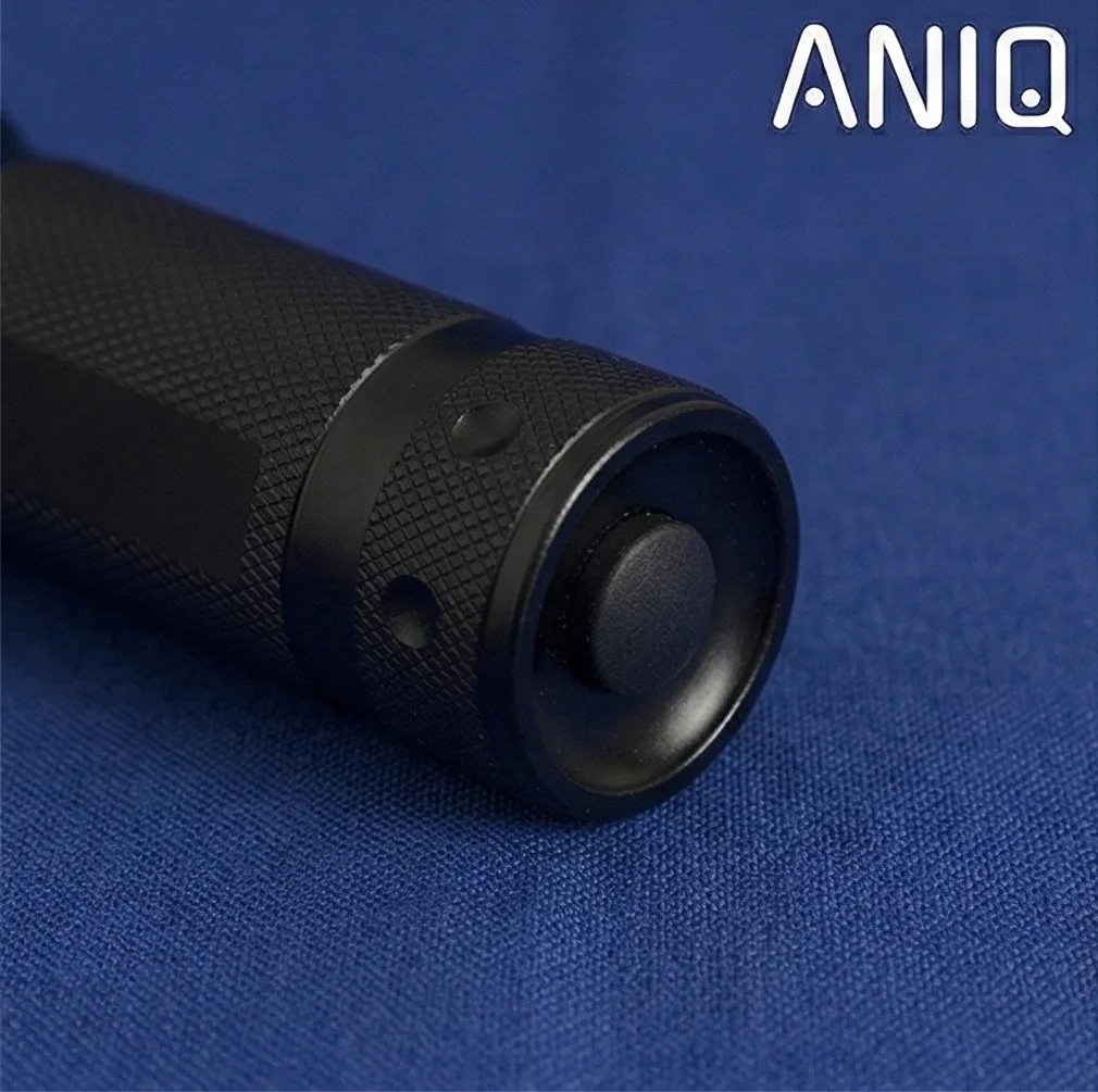 مصباح يدوي بالأشعة فوق البنفسجية (UV)