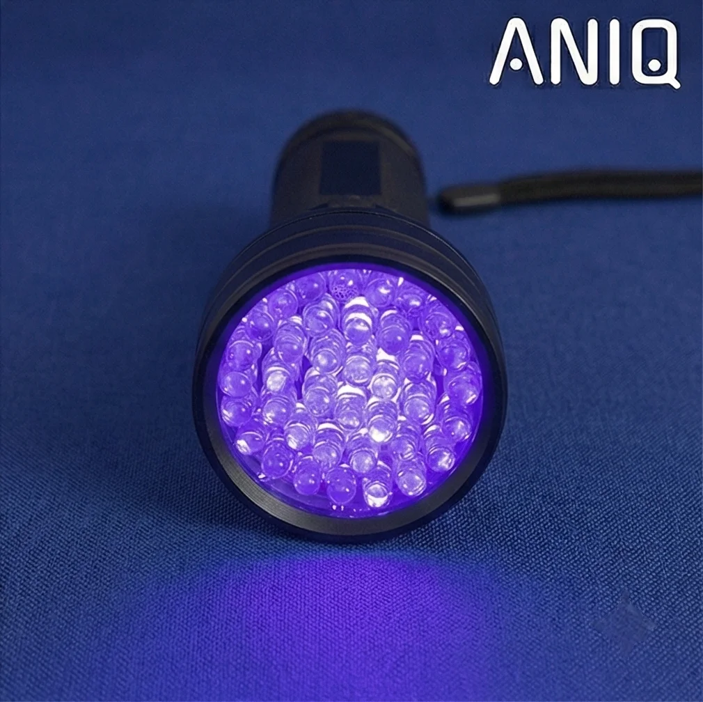 مصباح يدوي بالأشعة فوق البنفسجية (UV)