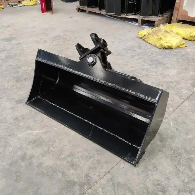 600mm Tilting Bucket: Attachment for TYPHON Mini Excavators USA