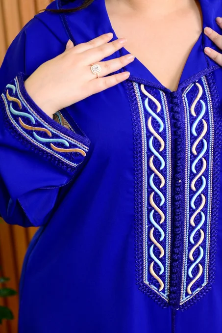 جلابة بالطرز الرباطي