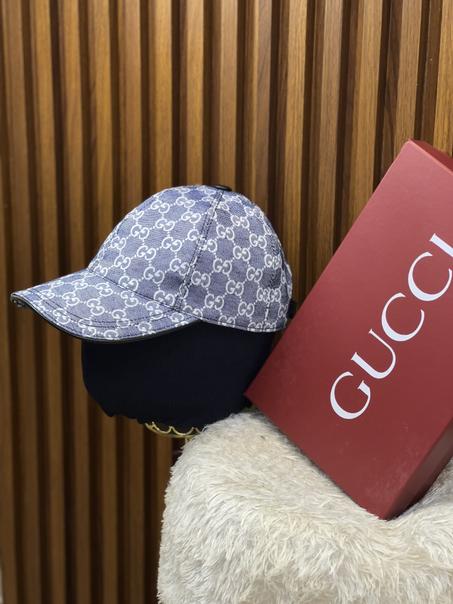 Gucci bleu avec boite
