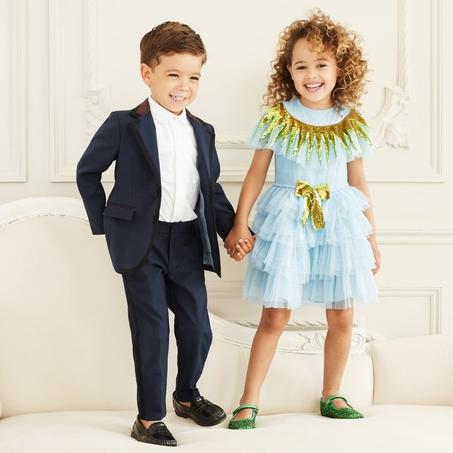 ملابس الأطفال