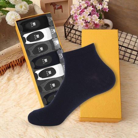 جوارب طويلة