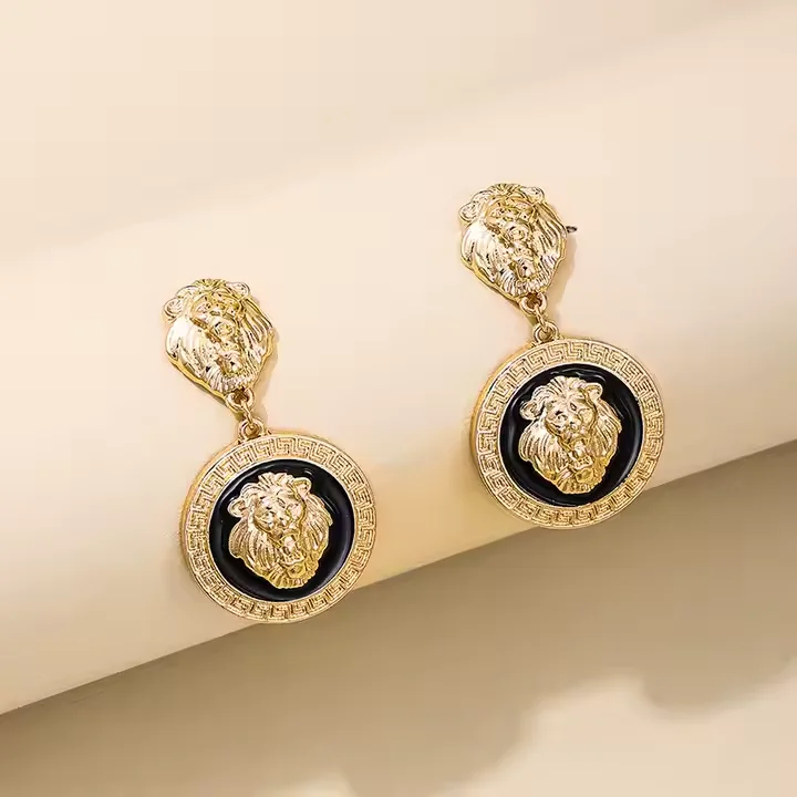 أقراط الأسد الذهبية – فخامة تليق فيك