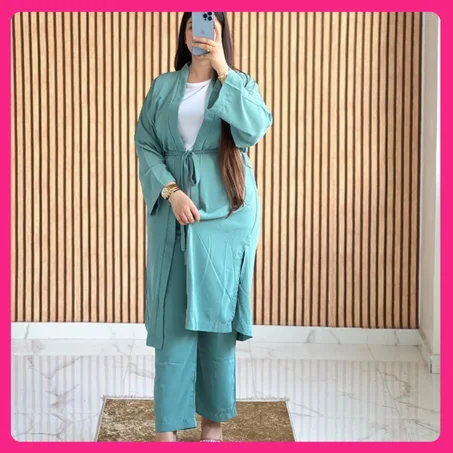 لباس نسائي عصري وأنيق