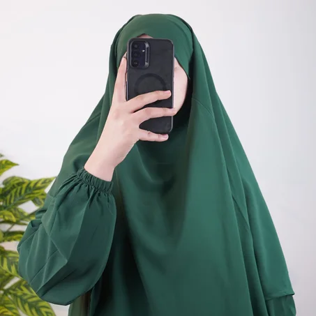 عباية الصلاة والعمرة – راحة وستر بتصميم أنيق