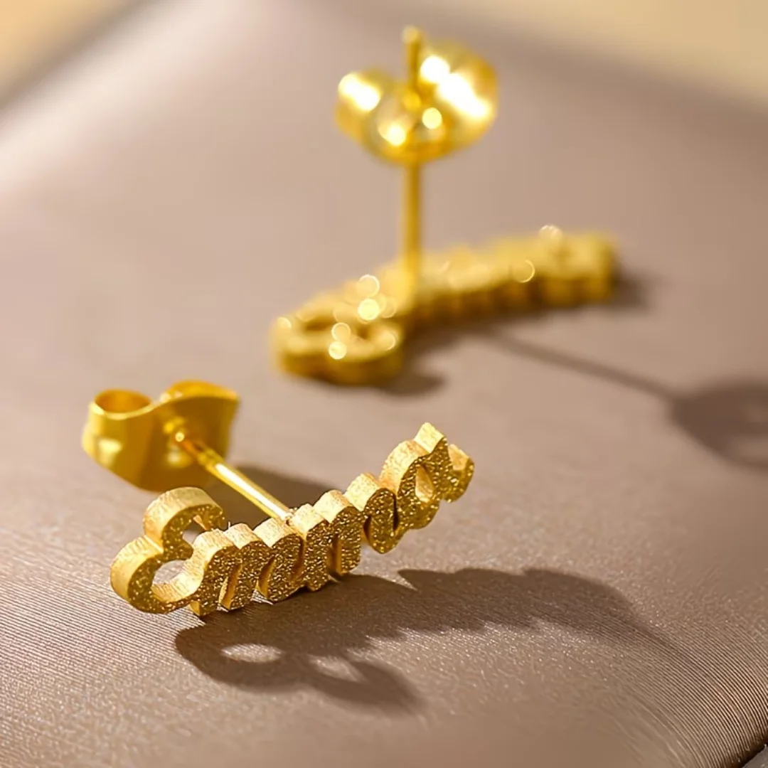أقراط الاسم المرصعة بالكريستال | Iced-Out Custom Name Stud Earrings