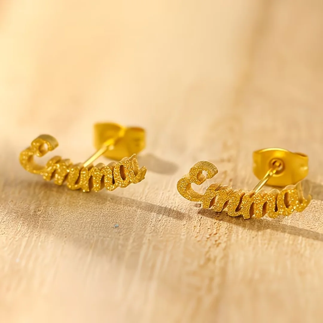 أقراط الاسم المرصعة بالكريستال | Iced-Out Custom Name Stud Earrings