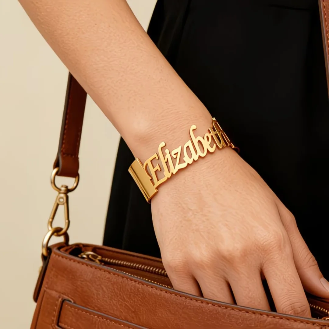 إسوارة كَفّ المفتوحة و المخصصة باسمك | مينيمال فاخر ذهبي وفضي | Custom Name Palm Bracelet Gold Silver