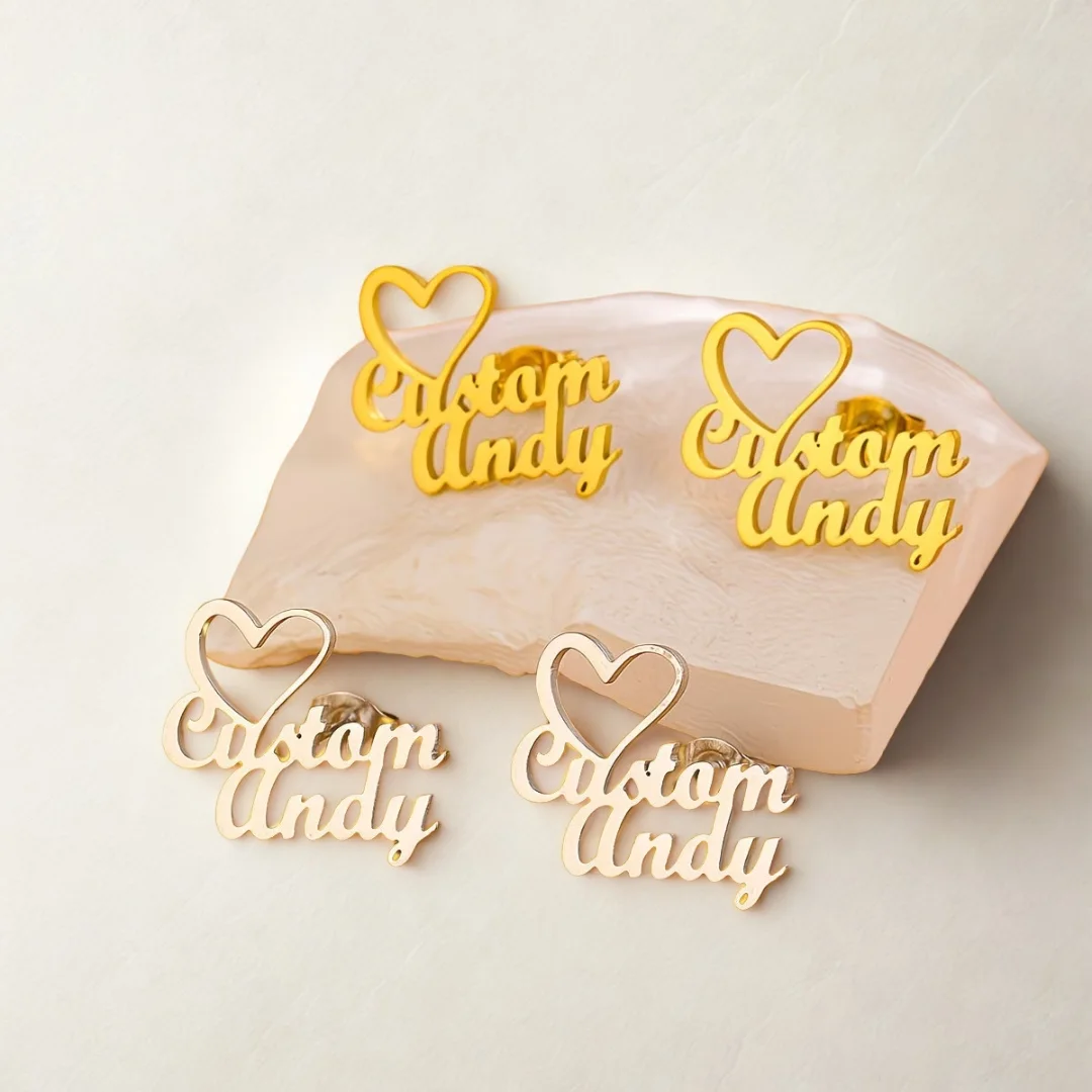 أقراط الأذن المخصصة بالاسم والقلب | Personalized Name & Heart Stud Earrings