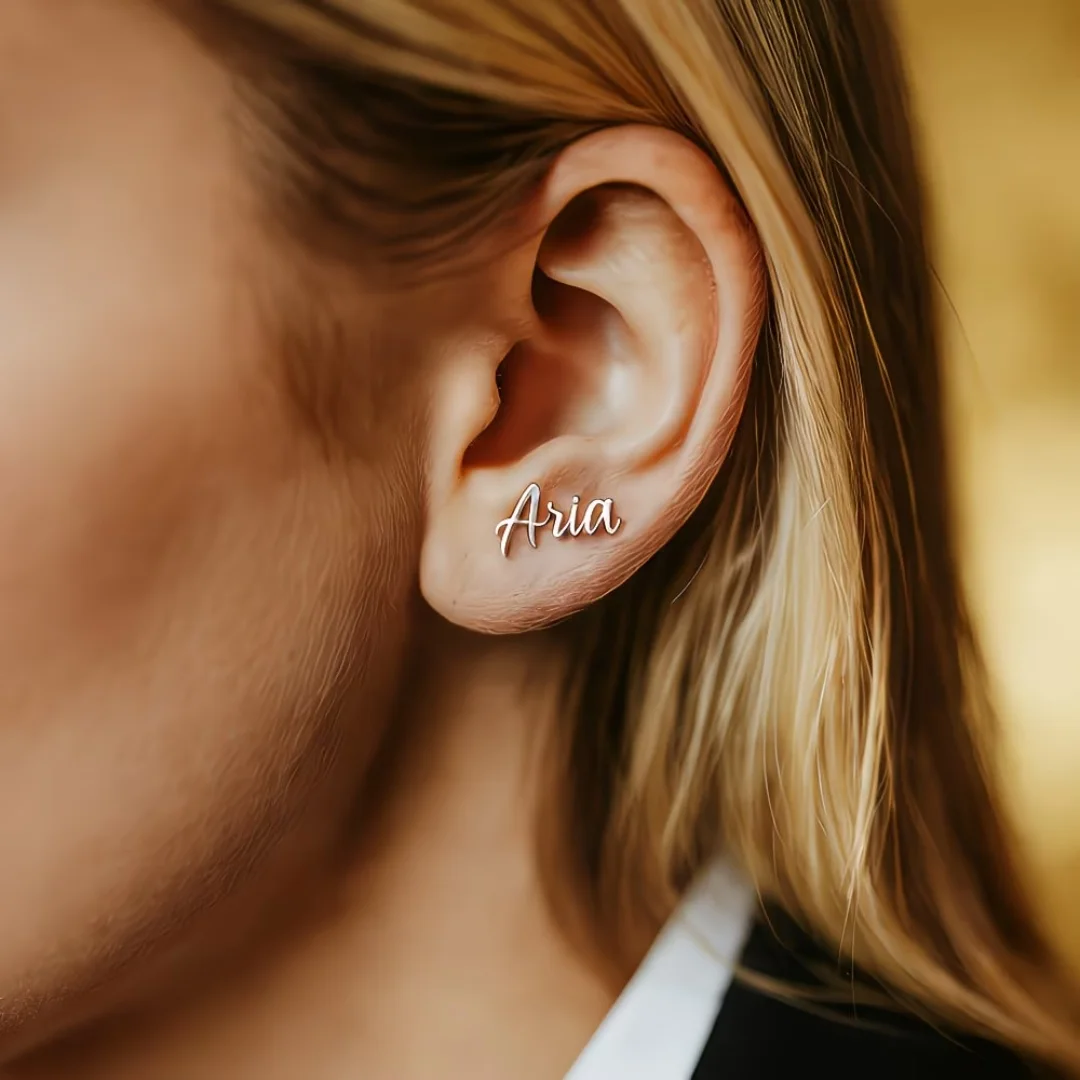 أقراط اسم مخصصة مسمارية مطلية بالذهب  | Personalized name stud earrings, gold plated