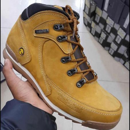 حذاء مصنوع من الجلد %100