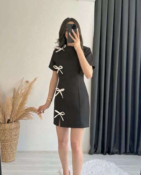 Robe Courte avec Détails de Nœuds Élégants