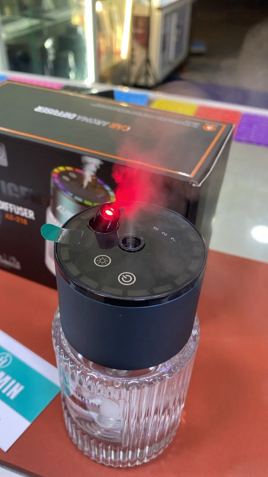 Diffuseur de parfum intelligent pour voiture AZ-218 RGB  معطر السيارة الذكي AZ-218 RGB — عطر فاخر وإضاءة تضيف لمسة فخامة لسيارتك