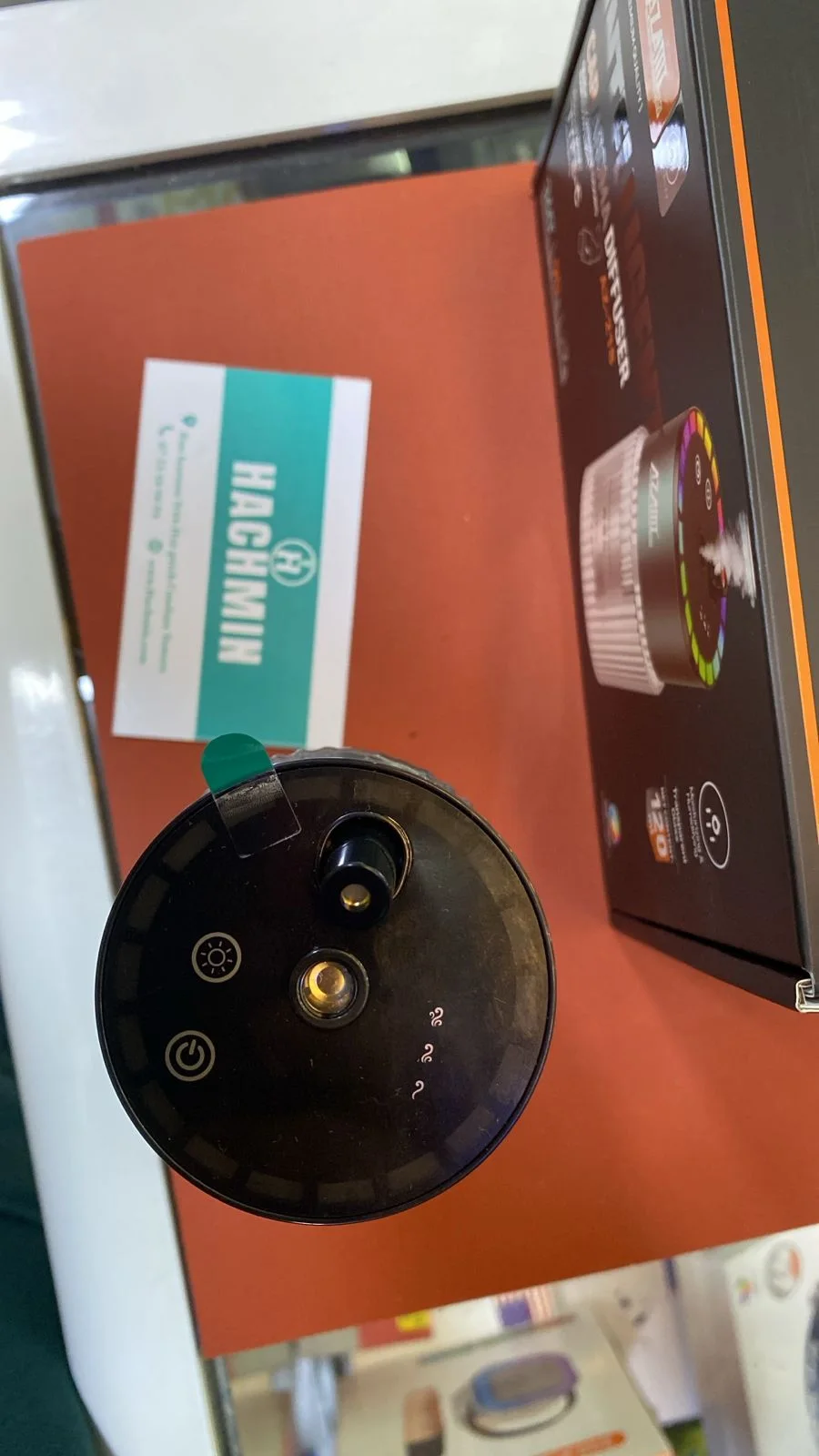 Diffuseur de parfum intelligent pour voiture AZ-218 RGB  معطر السيارة الذكي AZ-218 RGB — عطر فاخر وإضاءة تضيف لمسة فخامة لسيارتك