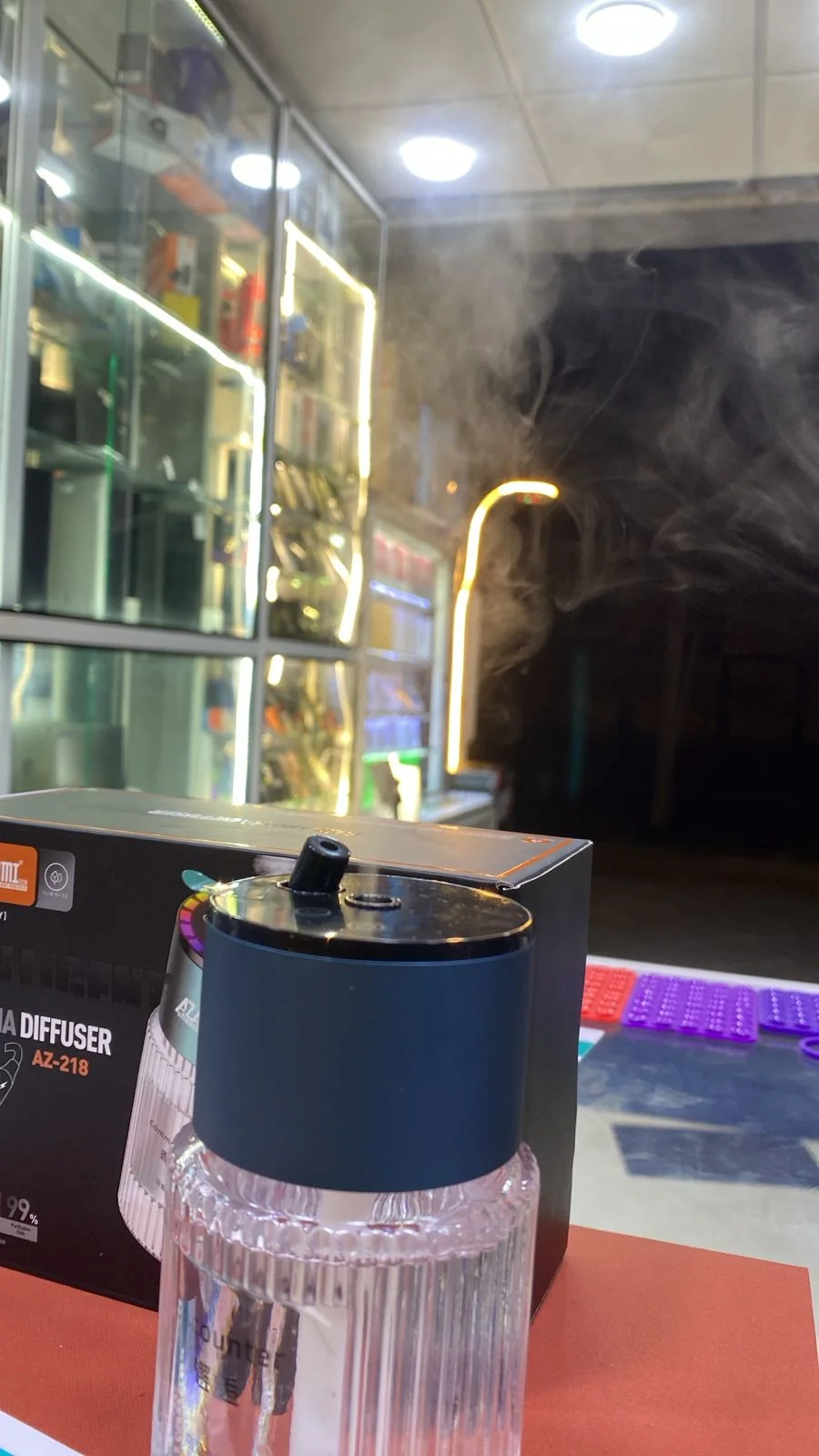 Diffuseur de parfum intelligent pour voiture AZ-218 RGB  معطر السيارة الذكي AZ-218 RGB — عطر فاخر وإضاءة تضيف لمسة فخامة لسيارتك