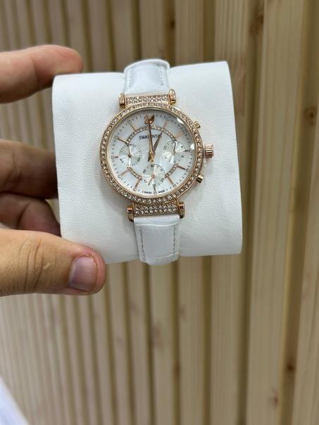 ساعة SWAROVSKI chronographe للنساء