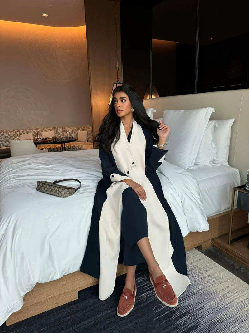 عباية لورين الكحلية الفاخرة ✨