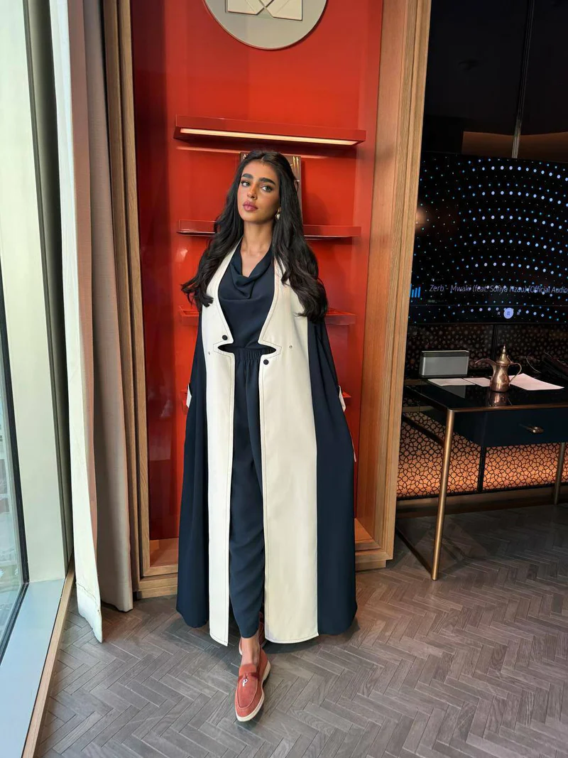 عباية لورين الكحلية ✨