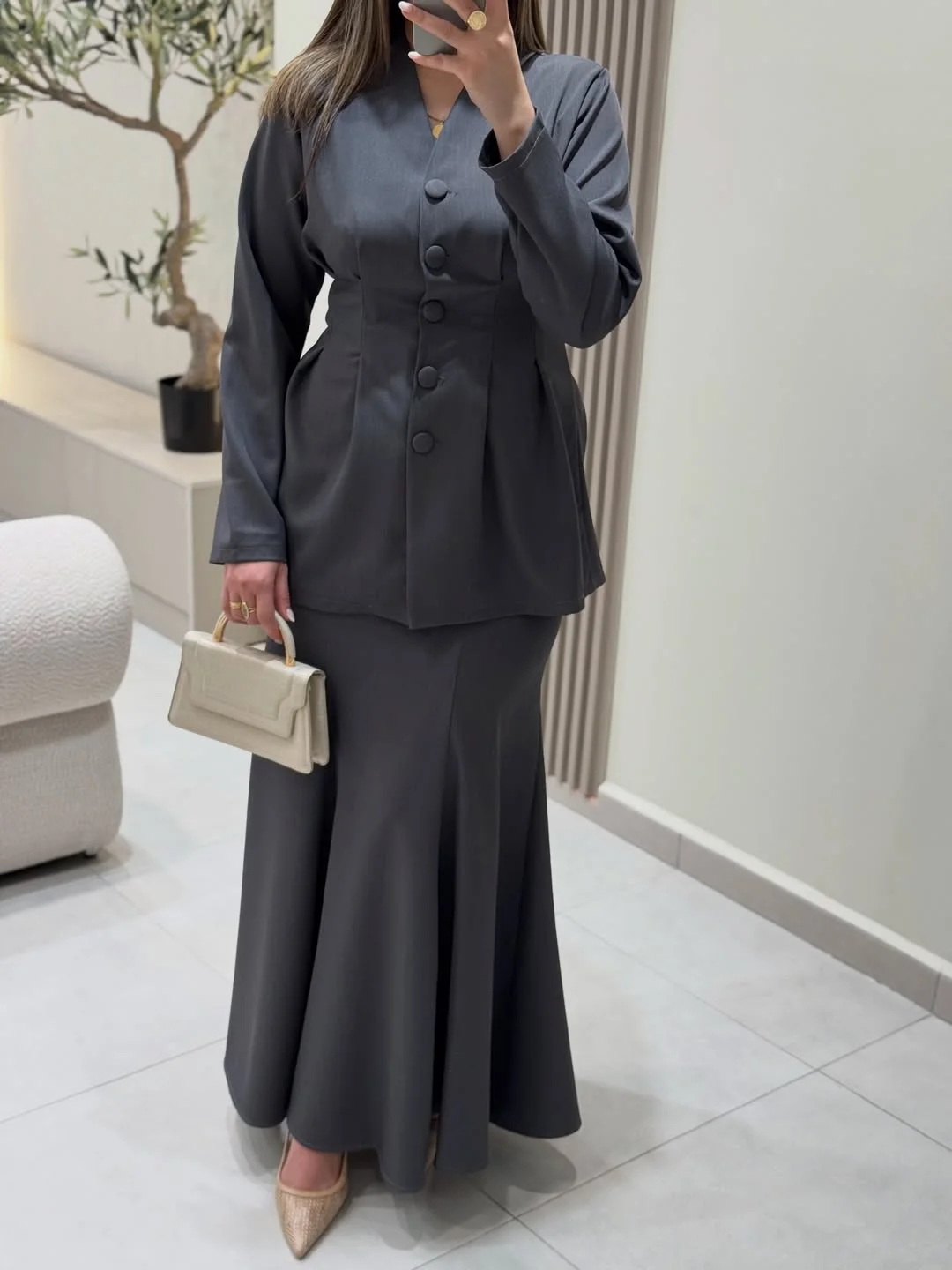 طقم ثريا الكلاسيكي ✨🩶