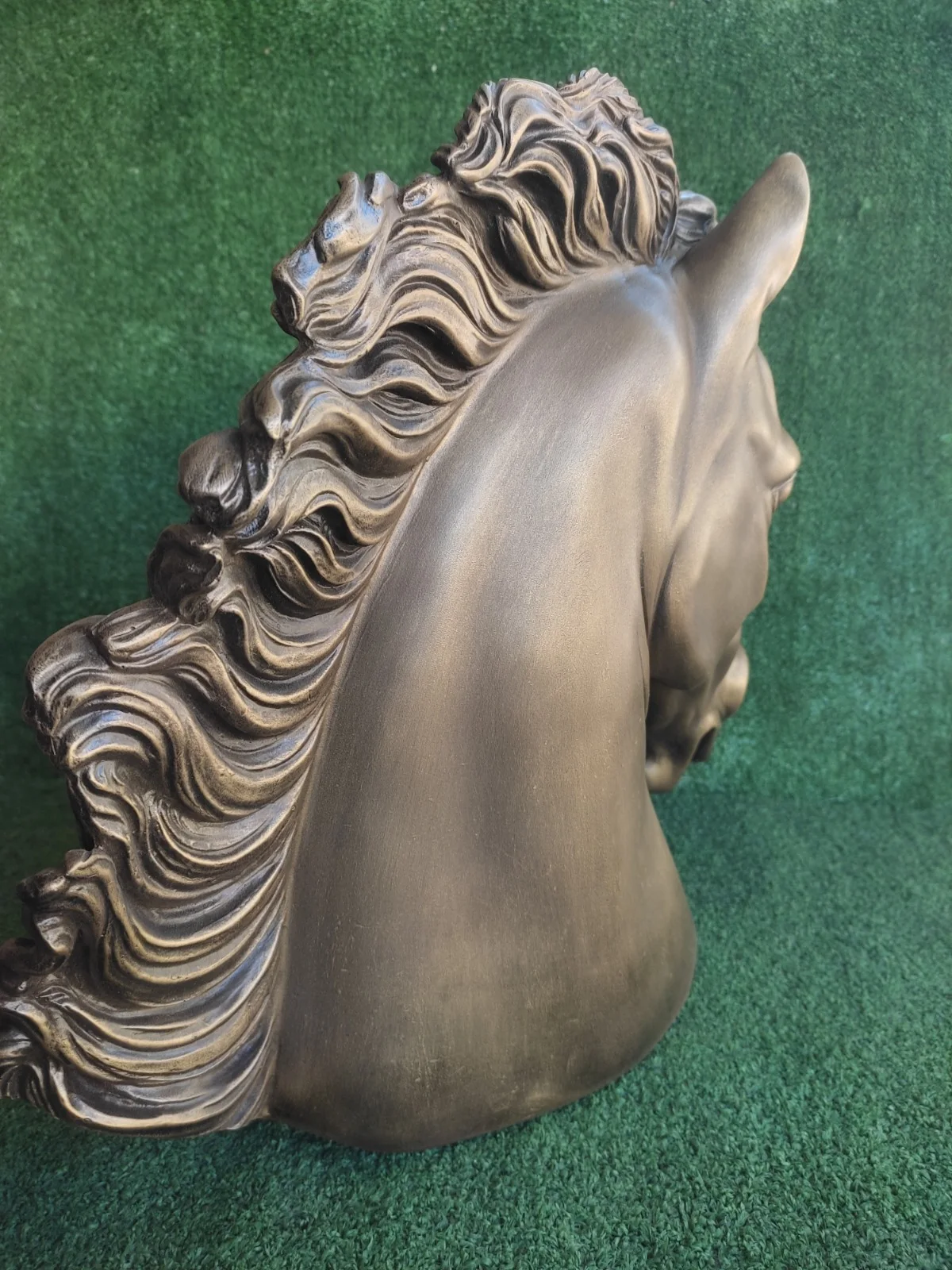 Tête de Cheval Majestueuse – Sculpture Décorative Bronze